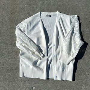 Grace Karin Cardigan Sweater with Lace Sleeves in White. Size XL.